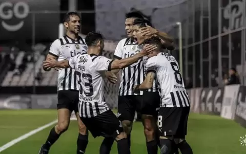 Libertad vence a un disminuido Olimpia en partido picante