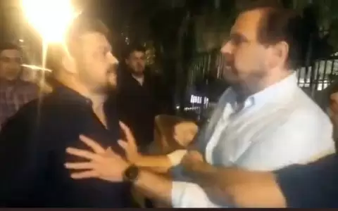 Diputado fue a carear a conductor de TV y casi se agarran a golpes