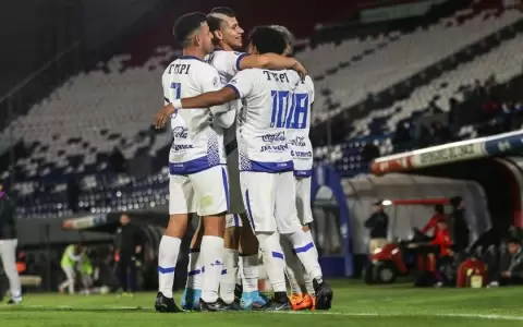 Ameliano comienza con una contundente victoria ante Libertad
