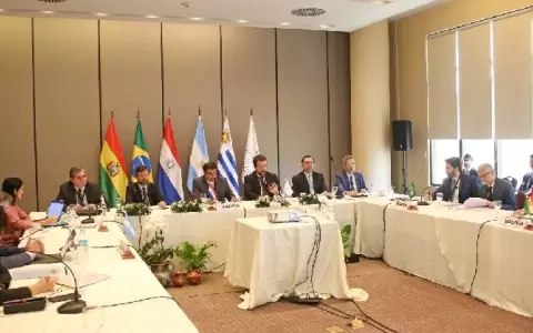 Ministros de Econom�a y presidentes de Bancos Centrales ya debaten en la Cumbre del Mercosur