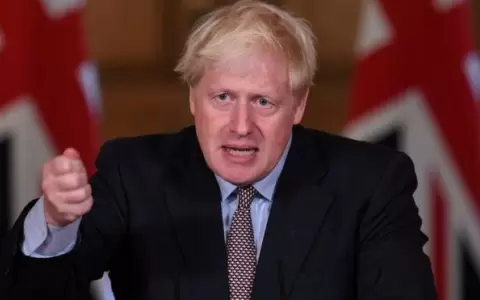 Gobierno Johnson pende de un hilo: renunciaron 16 miembros del gabinete brit�nico en las �ltimas horas