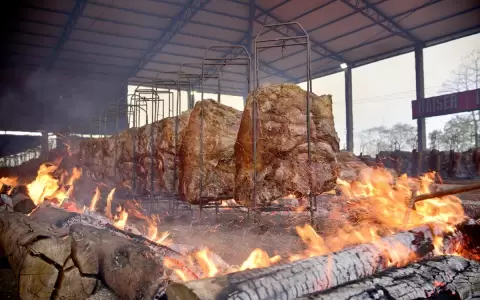 Distrito de Naranjal prepara la tradicional "Fiesta de la costilla"