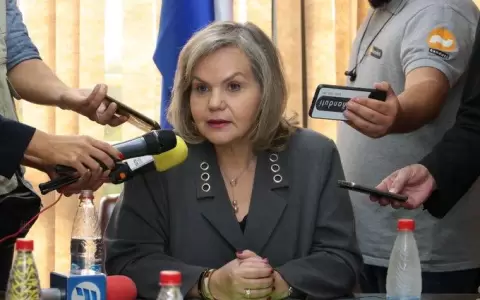 Lilian Samaniego presenta proyecto de ley que busca castigar a "bolsoneras"