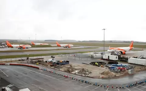 R�cord de calor en Reino Unido: cerraron un aeropuerto porque se derrite la pista de aterrizaje