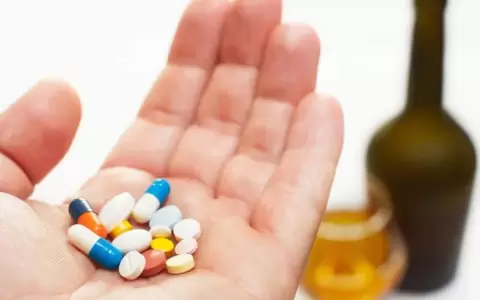 �Borrachera patol�gica�: alertan sobre ingesta de medicamentos controlados con alcohol