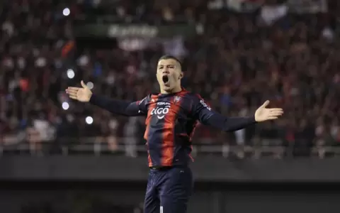 Cerro Porte�o triunfa en el Este del pa�s y sigue como �nico l�der