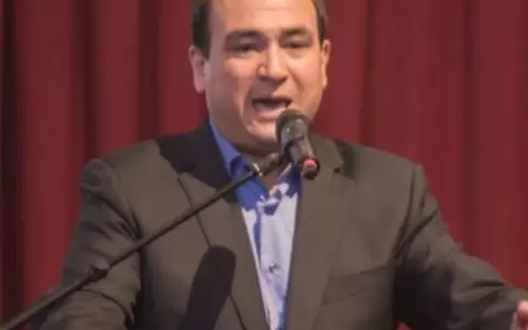 Calificaci�n "significativamente corrupto" para Cartes da�a imagen del pa�s, dice economista