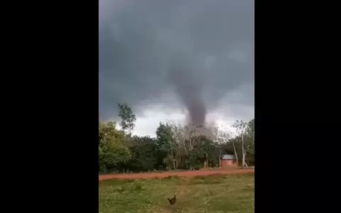 Tornado azota a Caaguaz� y deja destrozos a su paso