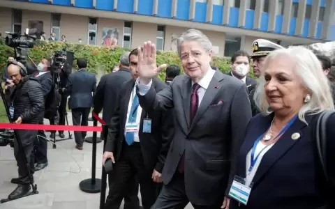 Con menos del 30 % de aceptaci�n, Guillermo Lasso impulsar� su consulta popular
