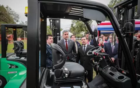 ANDE incorpora veh�culos el�ctricos y equipos inform�ticos