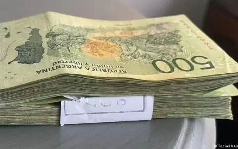 Argentina subir� un 21 % el salario m�nimo ante la elevada inflaci�n
