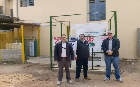 Colocan tanque para 2.000 litros de ox�geno en el Hospital de Alberdi