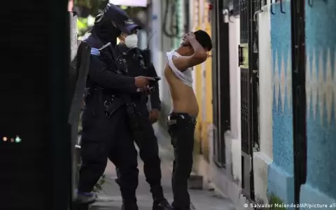 El Salvador suma 50.000 detenidos en "guerra" contra pandillas