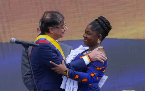 Colombia celebra la "nueva era" del cambio que trae Gustavo Petro