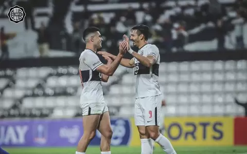 El campe�n Olimpia aplasta a Sport Colonial y va por Libertad