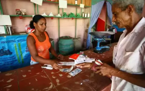 Cuba anuncia la apertura de su comercio a la inversi�n extranjera por primera vez en 60 a�os