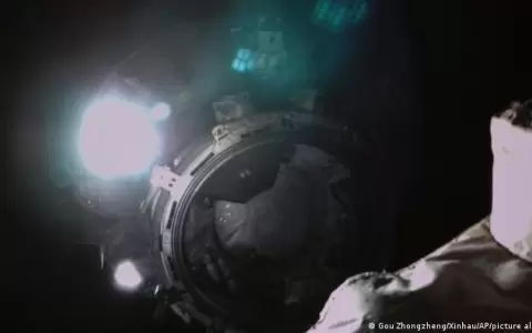 Restos del cohete chino impactan descontrolados sobre el mar