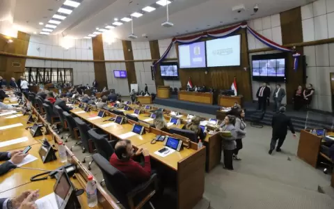 Diputados remiten al archivo juicio pol�tico a Sandra Qui��nez
