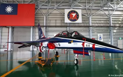 China acusa a Washington de "traici�n" y cancelan vuelos en regi�n frente a Taiw�n