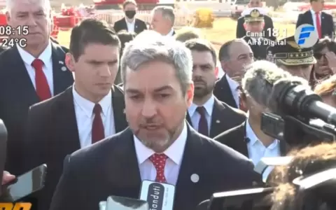 Abdo no escatim� en elogios para Wiens durante inauguraci�n de obras