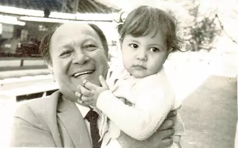 Jos� Asunci�n Flores.
