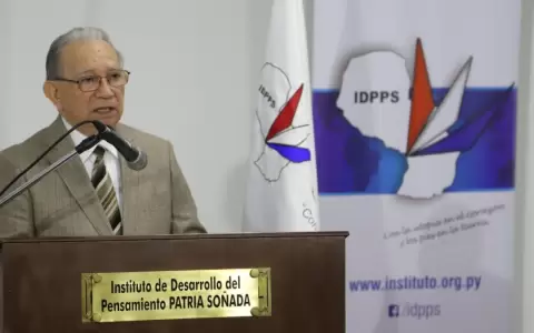 Jos� Altamirano: "Necesitamos recuperar la m�stica de ser paraguayos"