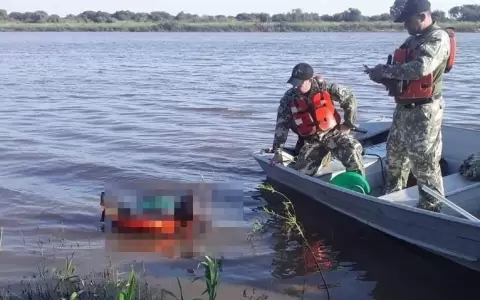 Prosigue b�squeda de tres pescadores tras naufragio