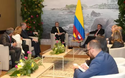 Mario Abdo mantuvo una reuni�n con Gustavo Petro