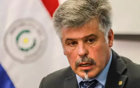 Giuzzio promueve recurso de reposici�n y apelaci�n en subsidio contra juez