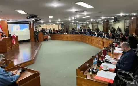 Concejales aprueban pr�stamo de G. 250.000 millones solicitado por "Nenecho"