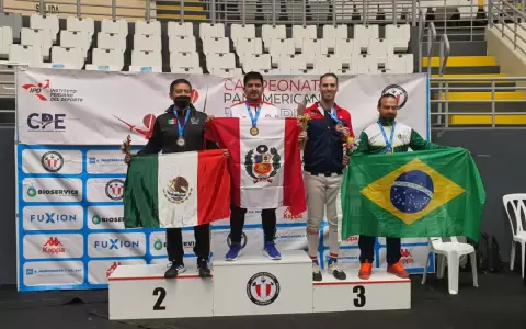 Carlos Viveros gana bronce en el Panamericano master de esgrima