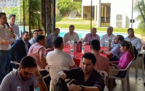 Vel�zquez particip� de encuentro con Wiens y ratific� que acompa�ar� su precandidatura