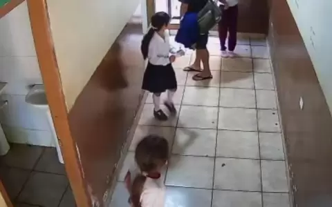 Depravado entr� a escuela, manose� a alumnas y fue detenido