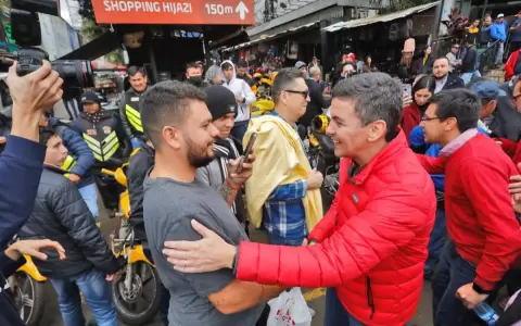 Pe�a y Alliana fueron escrachados en CDE