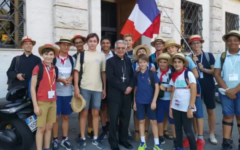 Todo un pa�s expectante por la hist�rica investidura del primer cardenal paraguayo