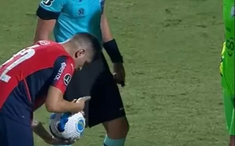Claudio Aquino habl� del penal que le tap� Gast�n Olveira