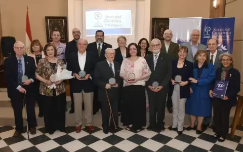 Sociedad Cient�fica del Paraguay: presentaci�n de libro y distinciones