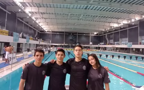 Nadadores paraguayos compiten en Argentina