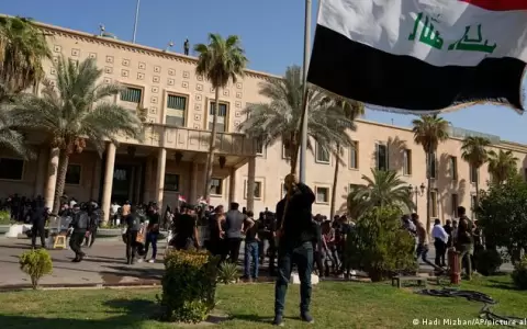 Ej�rcito de Irak decreta toque de queda nacional debido a protestas