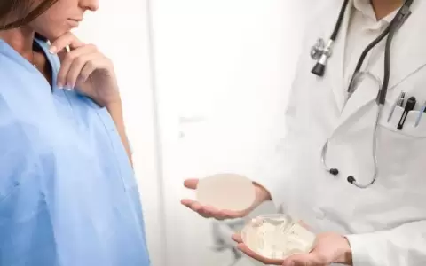 La FDA de EE. UU. alert� que los implantes mamarios podr�an estar relacionados con otros tipos de c�ncer