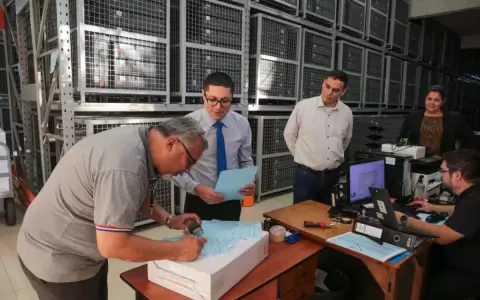 Enviaron m�quinas de votaci�n y maletines electorales a Pedro Juan Caballero para internas