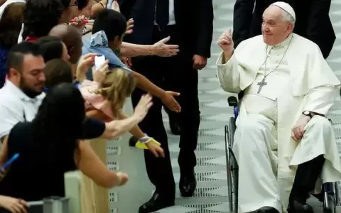 Papa Francisco: �Hay que cuestionar el modelo de desarrollo porque la tierra arde�