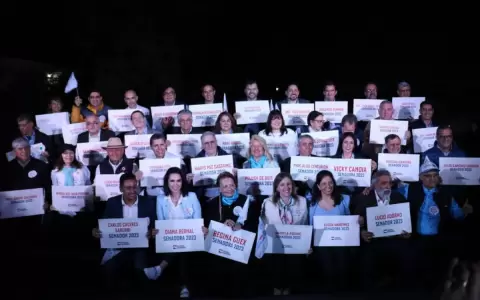 Patria Querida oficializa lista de 45 candidatos para el Senado