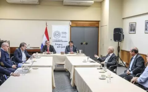 Exministros de Hacienda recomiendan an�lisis prudente del PGN 2023