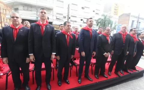 Aniversario 135: ANR particip� de entrega floral en homenaje a Bernardino Caballero