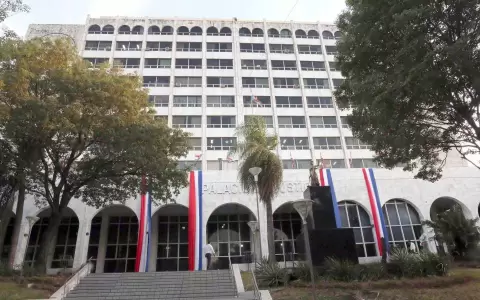 Corte Suprema de Justicia suspende a abogada de Ram�n Gonz�lez Daher