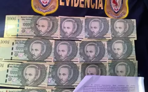 Detienen a mujer que extorsionaba a un sacerdote