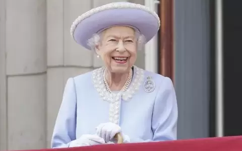 Alerta en Gran Breta�a: preocupa salud de la reina Isabel II y los pr�ncipes herederos viajan para acompa�arla