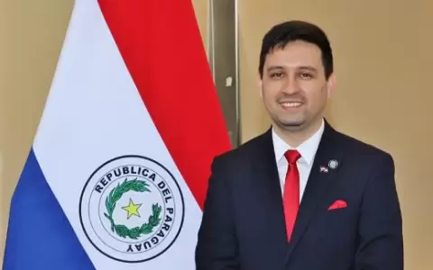 Ministro de la Juventud: "Presupuesto solo da para cargar combustible e ir a golpear puertas�