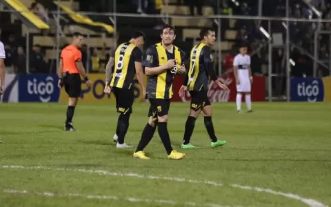Guaran� remonta a un p�lido Olimpia en el Cl�sico m�s A�ejo